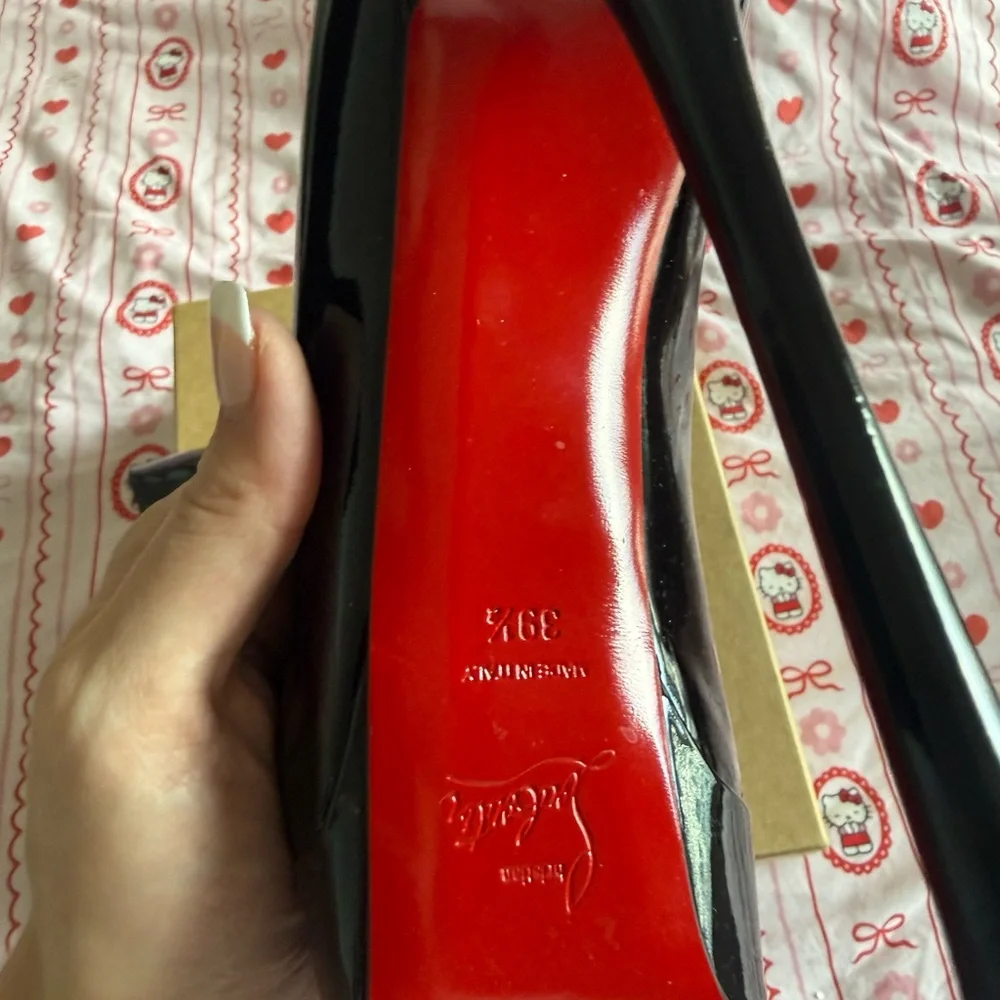 Louboutin extremely rare chick up alta size 39, US 9